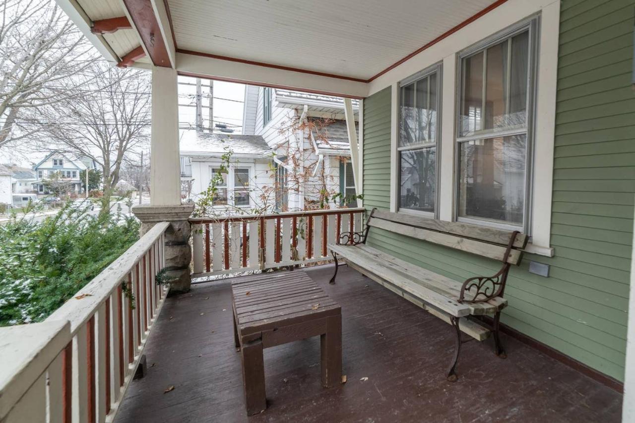 Comfortable 3 Bedroom Craftsman Bungalow In Milwaukee'S Bay View Neighborhood Exterior foto